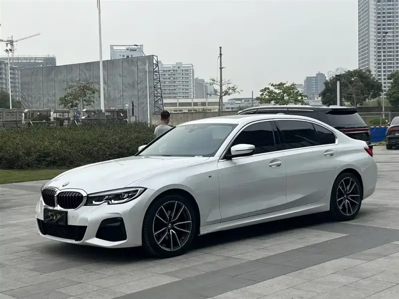 BMW 3 Series, 2022