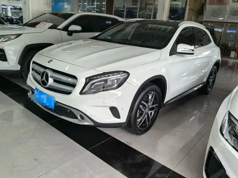 Mercedes-Benz GLA, 2015