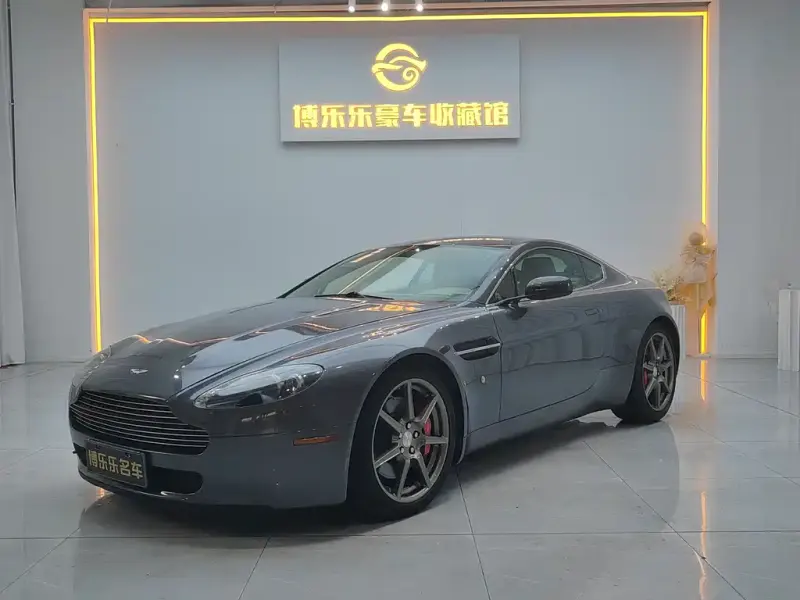 Aston Martin V8 Vantage, 2010