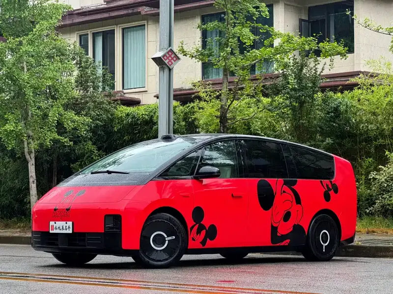 Li Auto Li MEGA, 2024