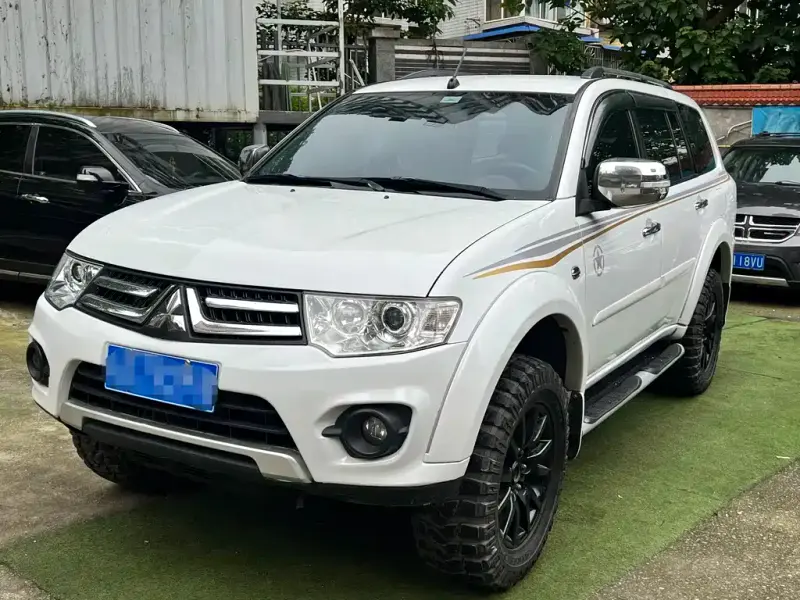 Mitsubishi Pajero Sport, 2015