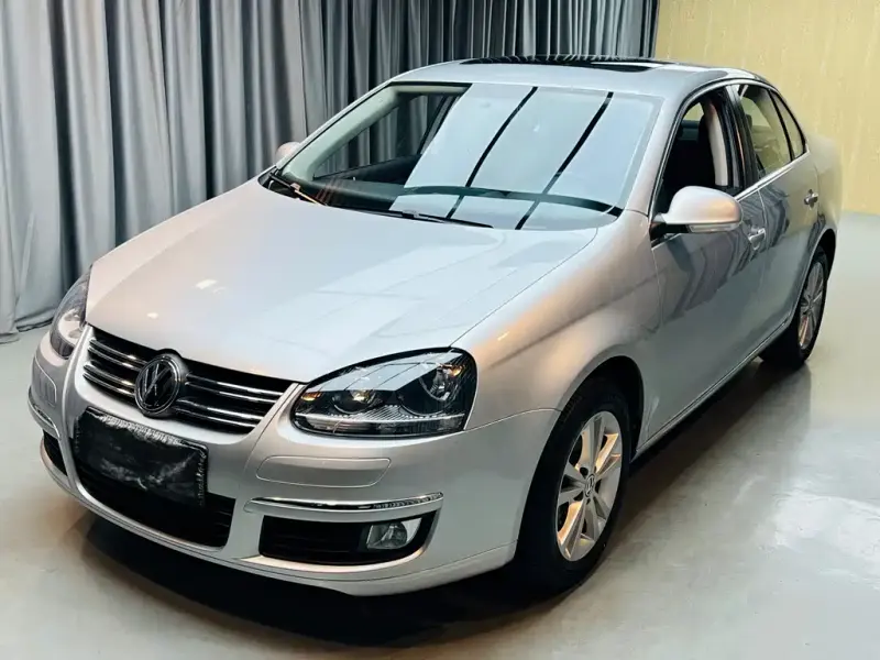 Volkswagen Sagitar, 2011