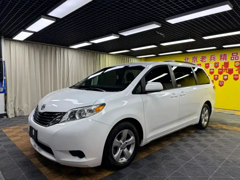 Toyota Sienna, 2016