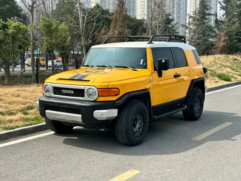 Toyota FJ Cruiser, 2020 — фото 1