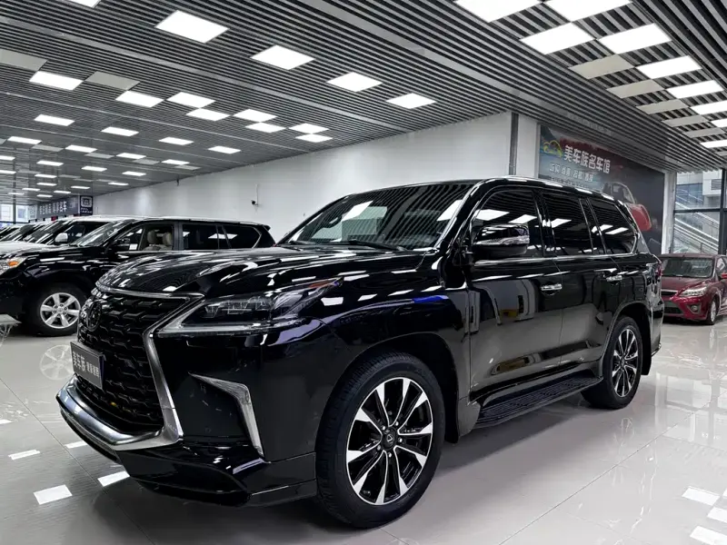 Lexus LX, 2022