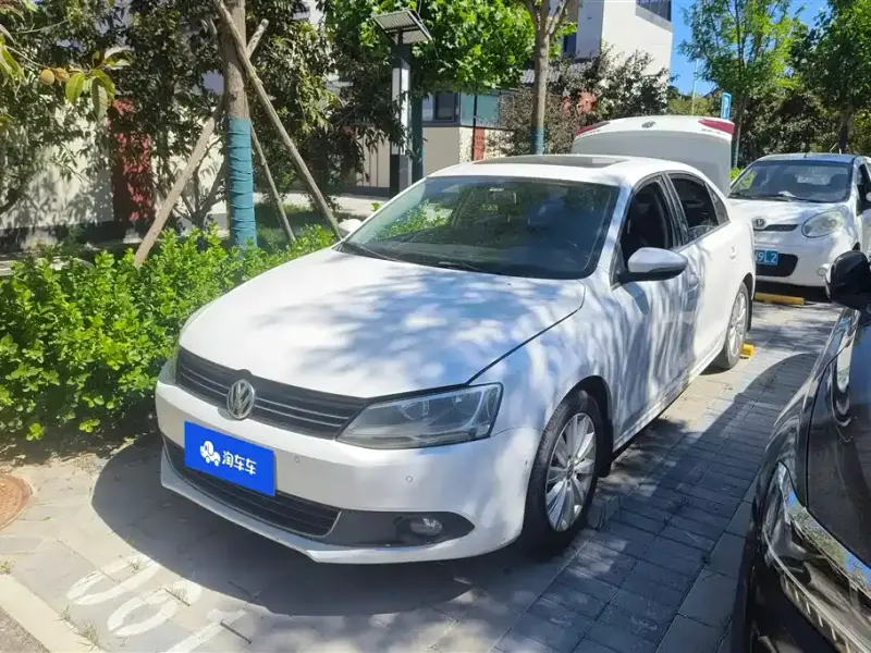 Volkswagen Sagitar, 2014