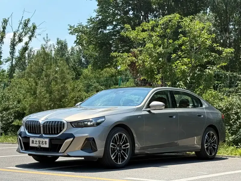 BMW 5 Series, 2025