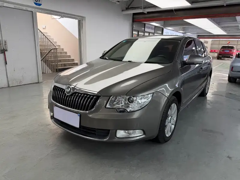 Skoda Superb, 2013