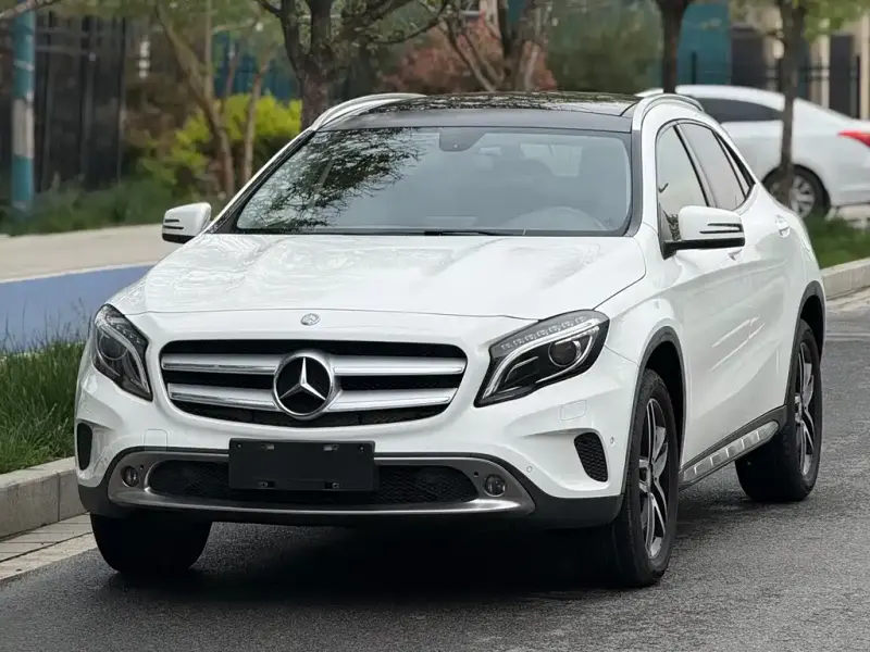 Mercedes-Benz GLA, 2015