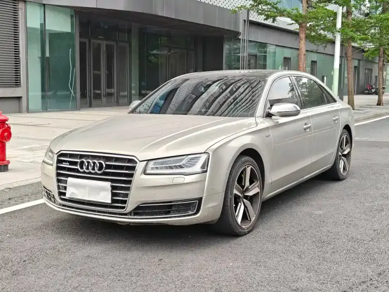 Audi A8, 2015