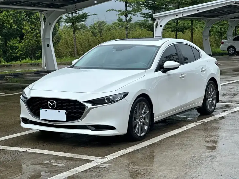 Mazda 3 Axela, 2022