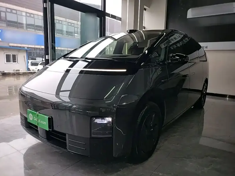 Li Auto Li MEGA, 2025