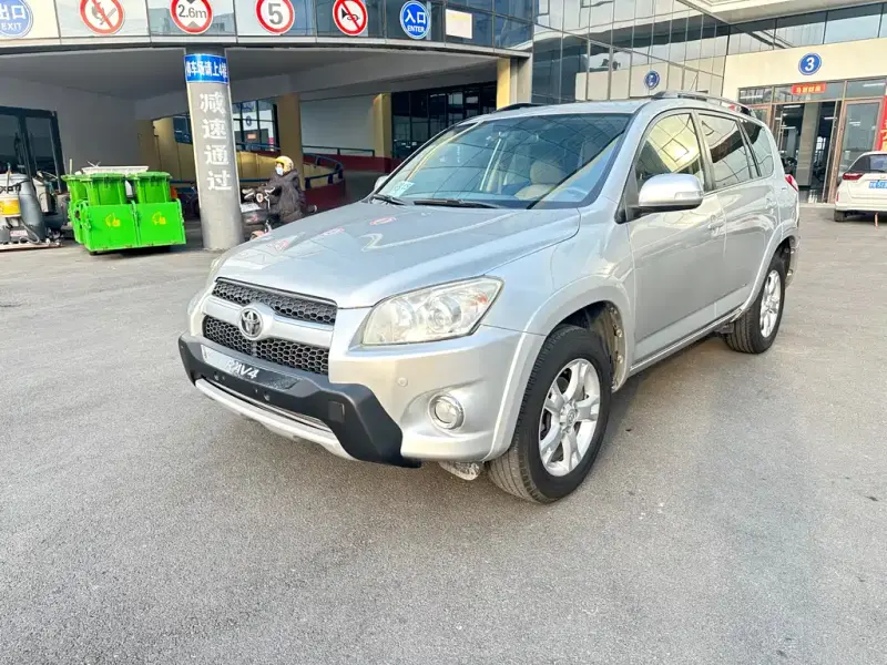 Toyota RAV4, 2012