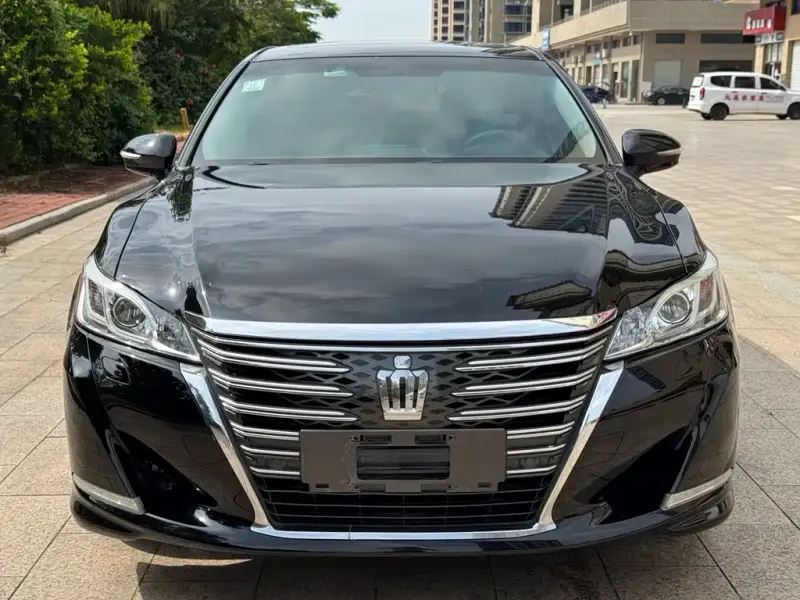 Toyota Crown, 2018