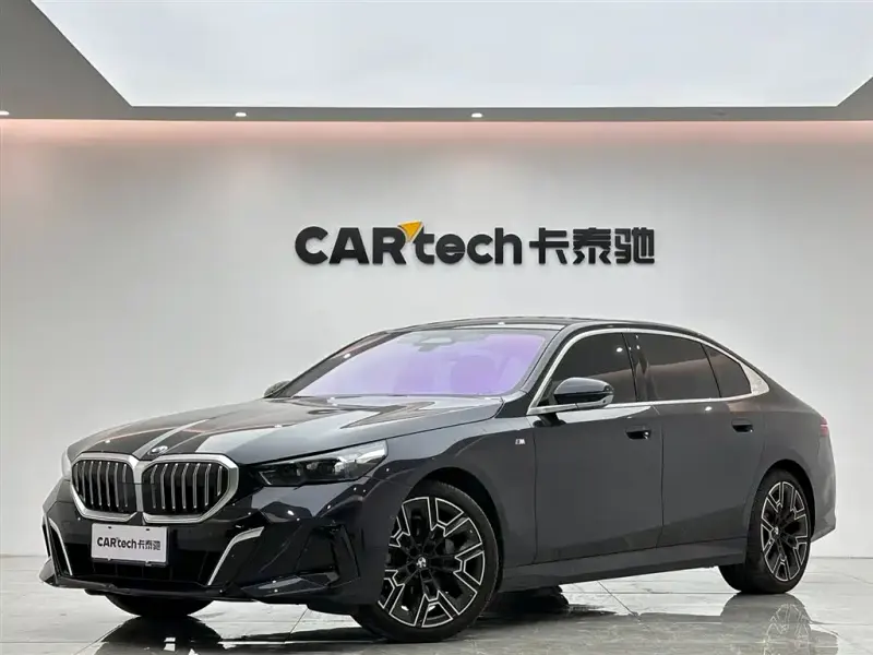 BMW 5 Series, 2025