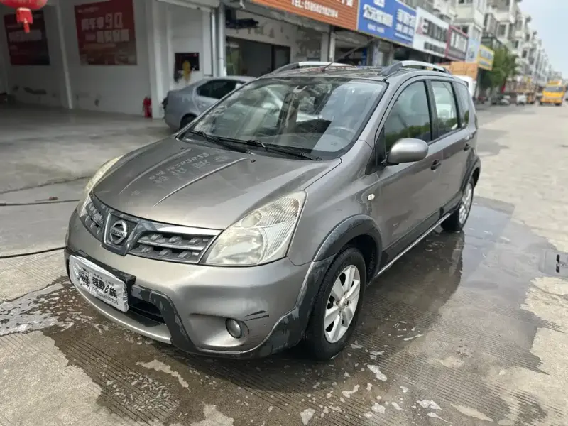 Nissan Livina, 2010