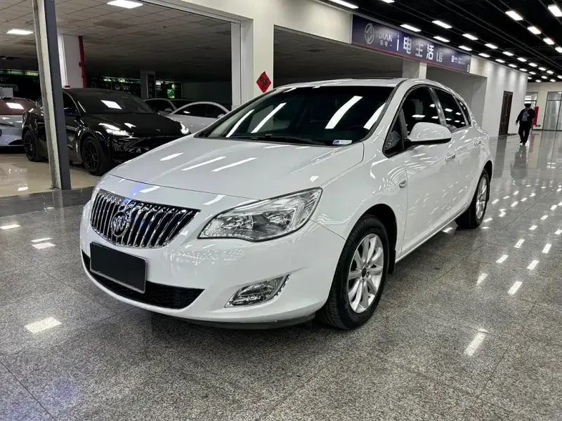 Buick Excelle, 2013