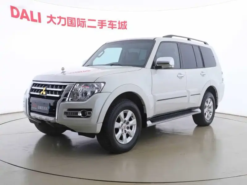 Mitsubishi Pajero (Import), 2024
