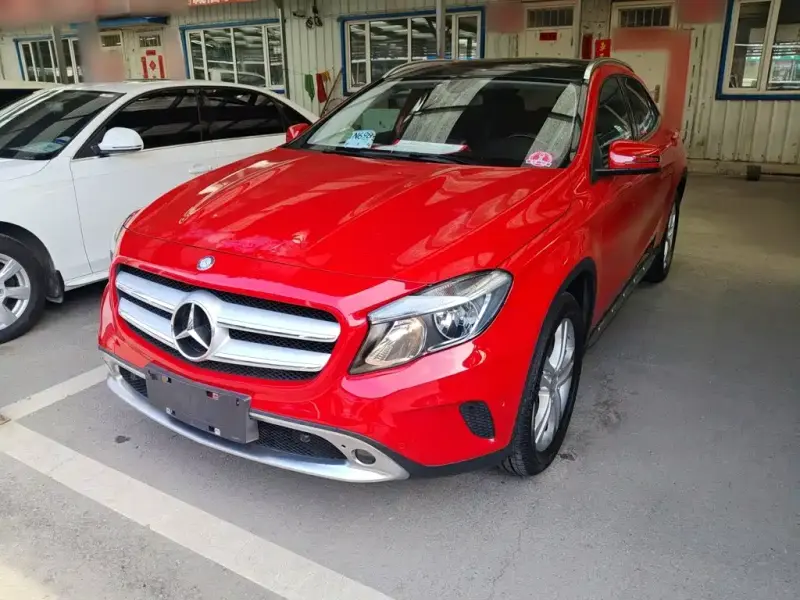 Mercedes-Benz GLA, 2015
