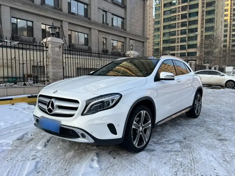 Mercedes-Benz GLA, 2015