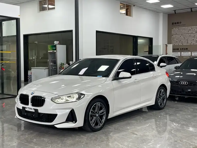 BMW 1 Series, 2022