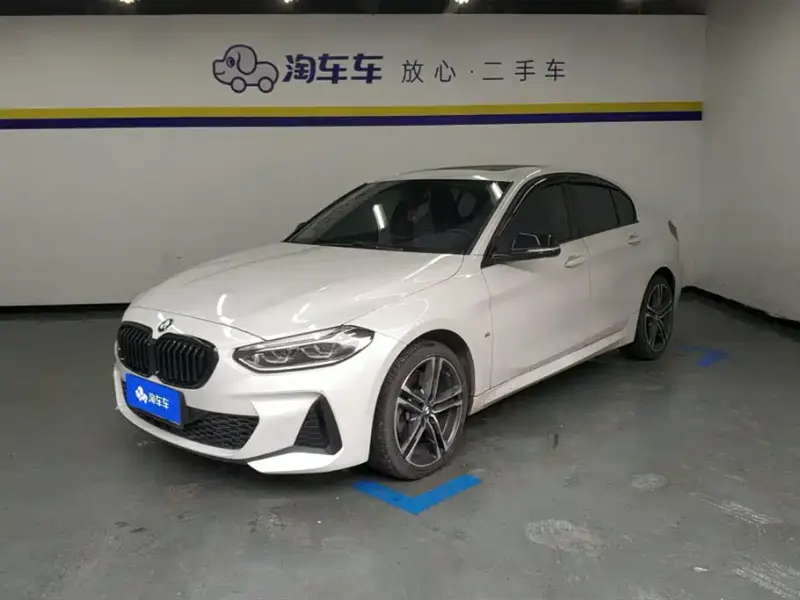 BMW 1 Series, 2021