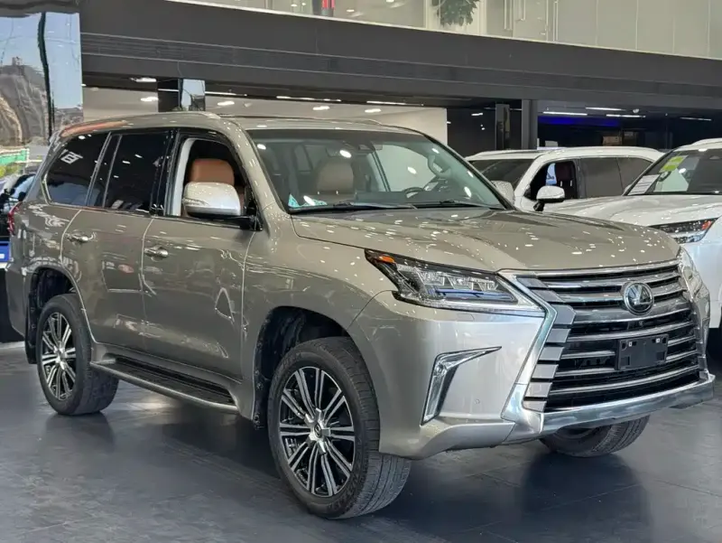 Lexus LX, 2022