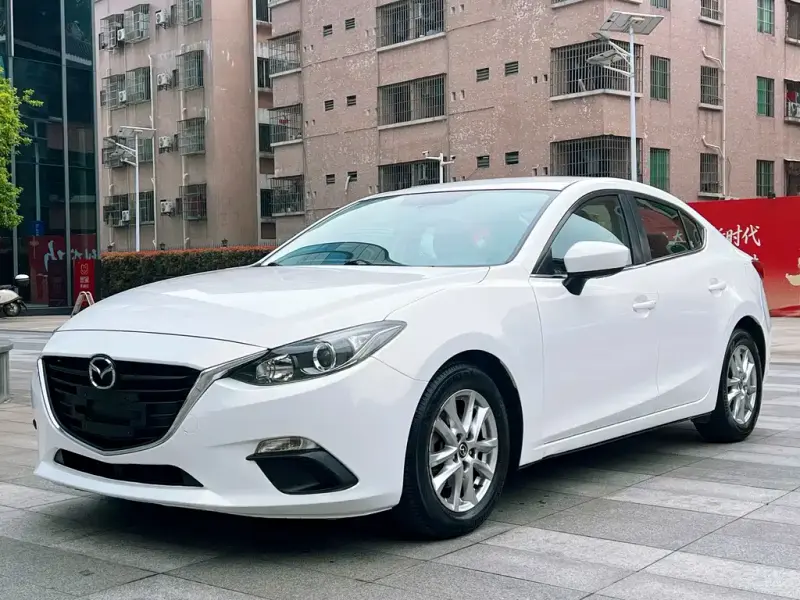 Mazda 3 Axela, 2015