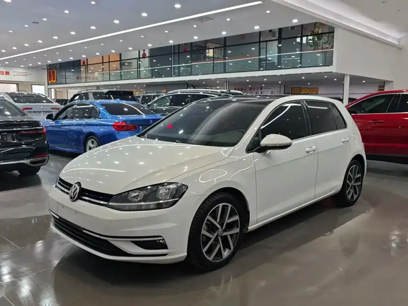 Volkswagen Golf, 2020