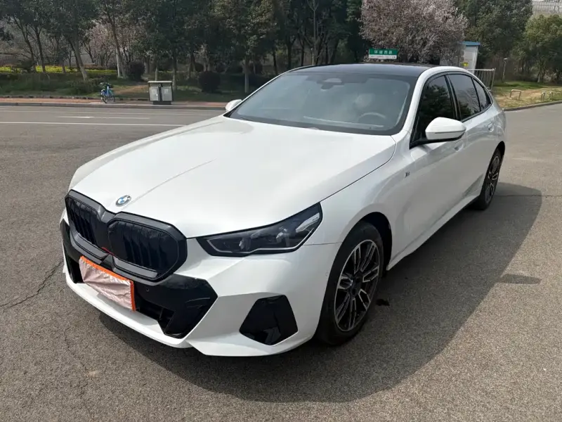 BMW 5 Series, 2025