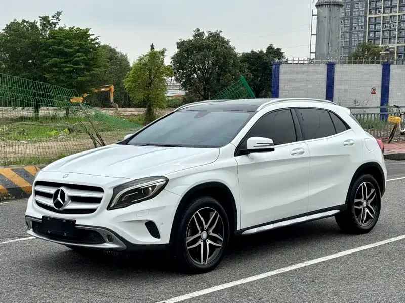 Mercedes-Benz GLA, 2015
