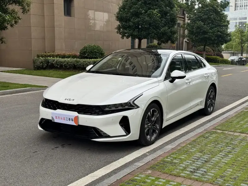 Kia K5, 2025