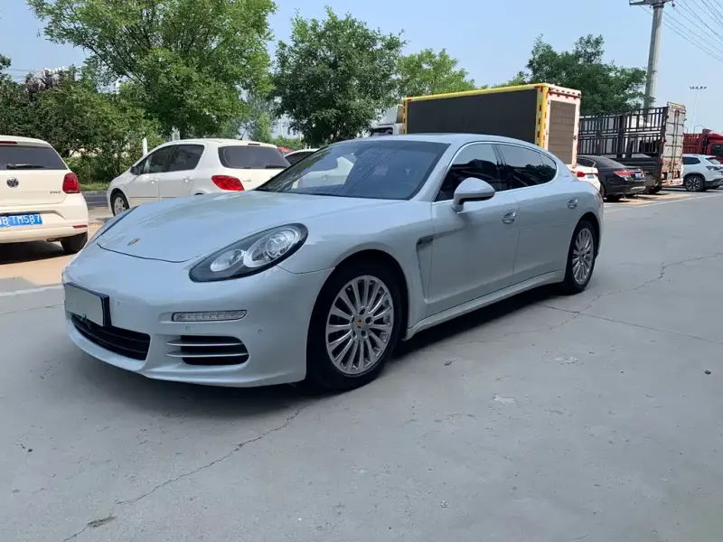 Porsche Panamera, 2016