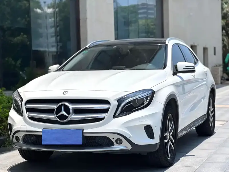 Mercedes-Benz GLA, 2015