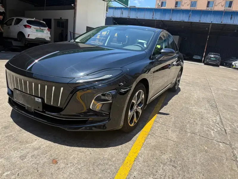 Hongqi E-QM5, 2022