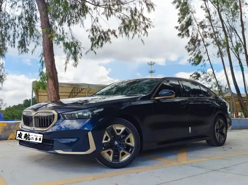 BMW 5 Series, 2025