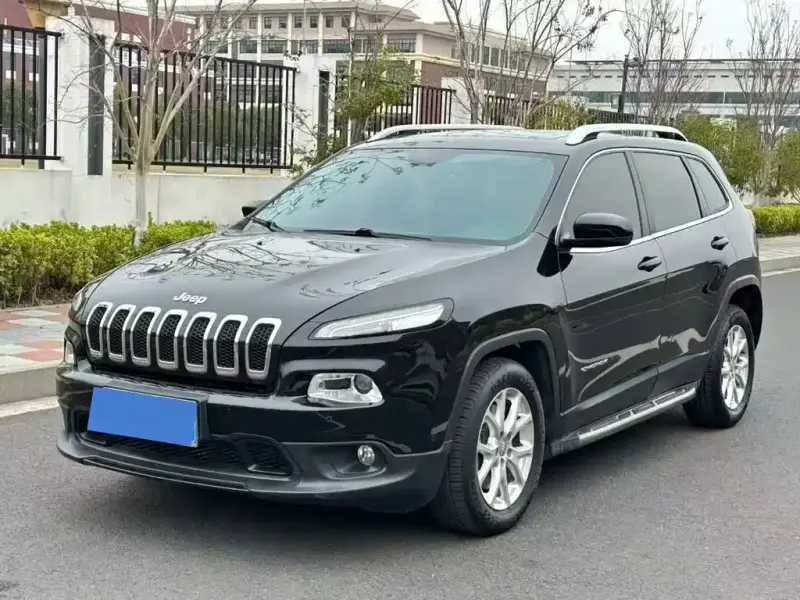 Jeep Cherokee Jeep Cherokee 2016 2.4L Leading Edition, 2016 — фото 1