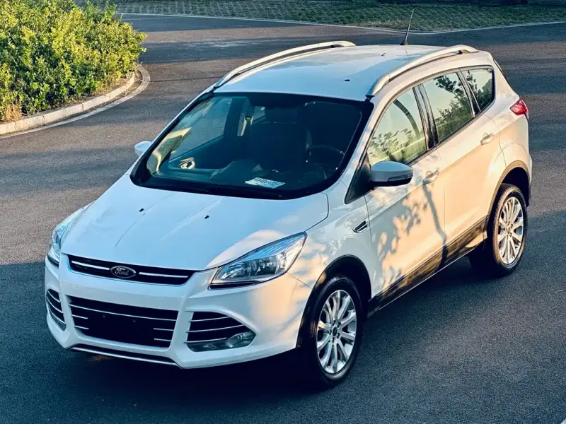 Ford Kuga, 2014