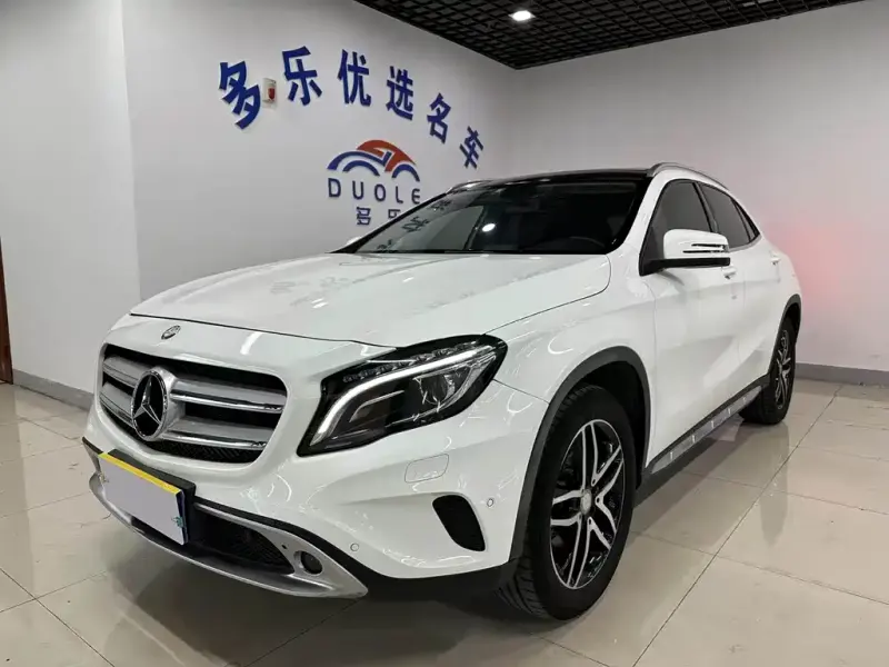 Mercedes-Benz GLA, 2015