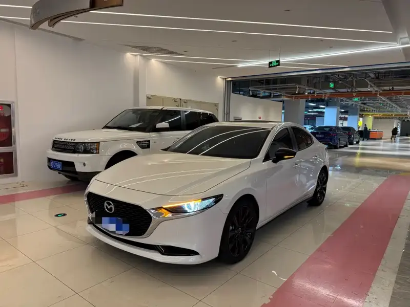 Mazda 3 Axela, 2024