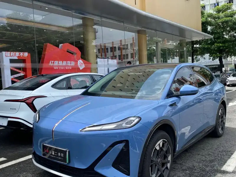 Hongqi 06, 2025