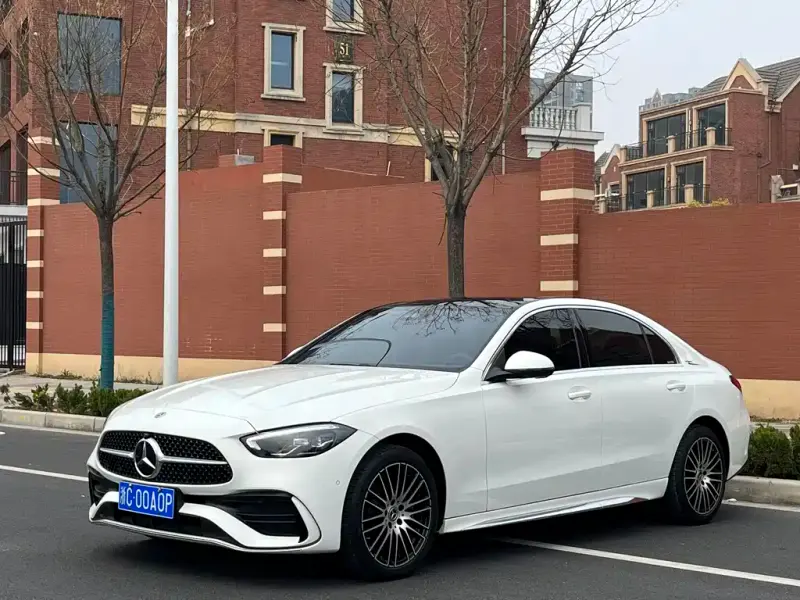Mercedes-Benz C-Class, 2025
