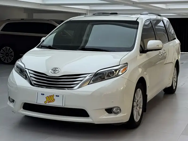 Toyota Sienna, 2017 — фото 1