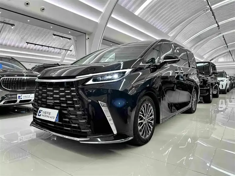 Lexus LM, 2026