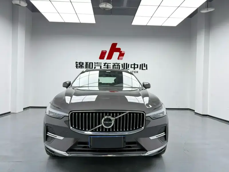 Volvo XC60, 2025