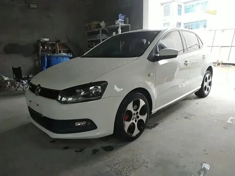Volkswagen Polo, 2015 — фото 1