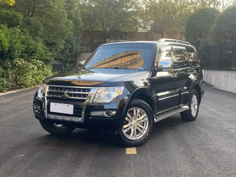 Mitsubishi Pajero (Import), 2019