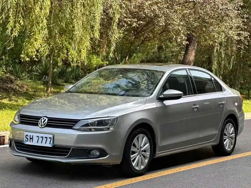 Volkswagen Sagitar, 2015