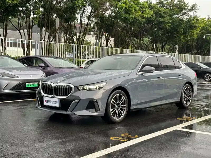 BMW 5 Series, 2025