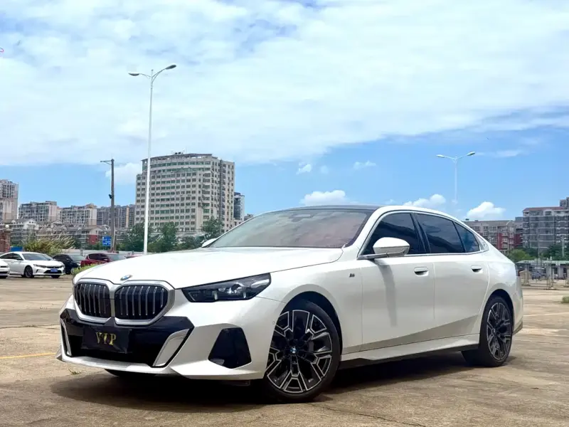 BMW 5 Series, 2025